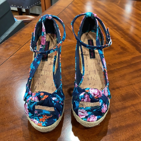 Floral Wedges - Picture 3 of 6